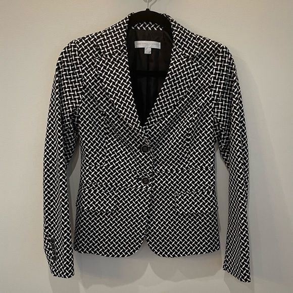 New York and Company Blazer !  Deep Navy and White Geometric Print -2 Button - Picture 2 of 13